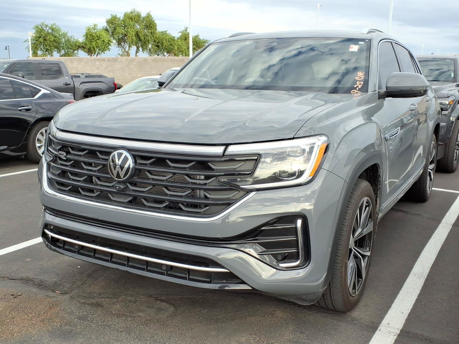 Used 2025 Volkswagen Atlas Cross Sport SEL Premium R-Line AWD/4WD image 2