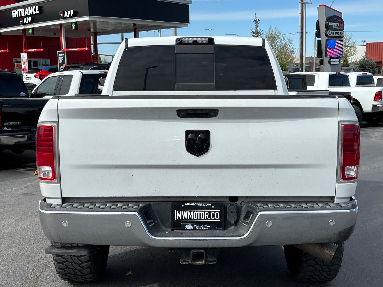 Used 2017 RAM 3500 Laramie w/ Convenience Group AWD/4WD image 5