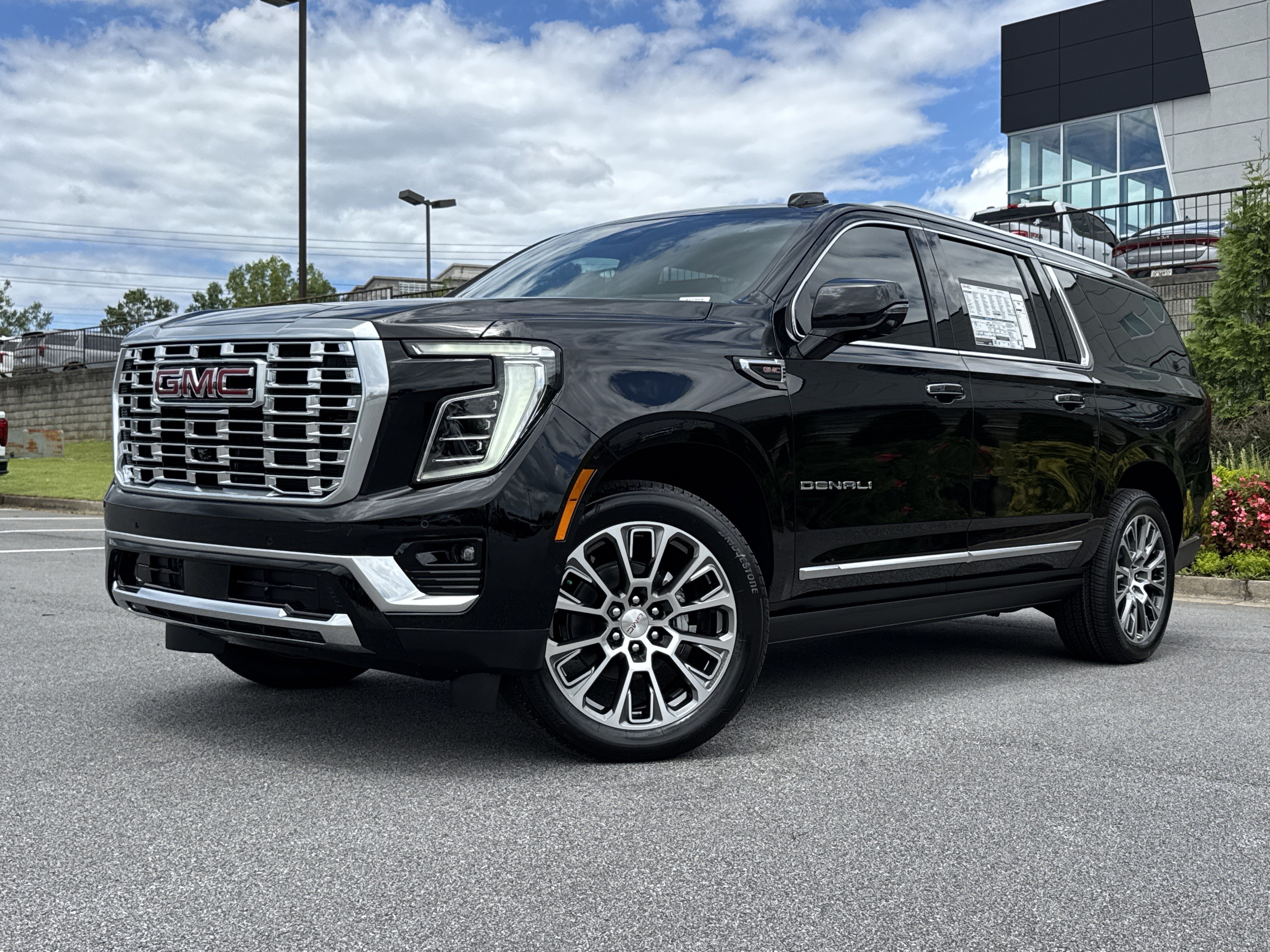 New 2026 GMC Yukon XL Denali w/ Denali Reserve Package AWD/4WD image 5