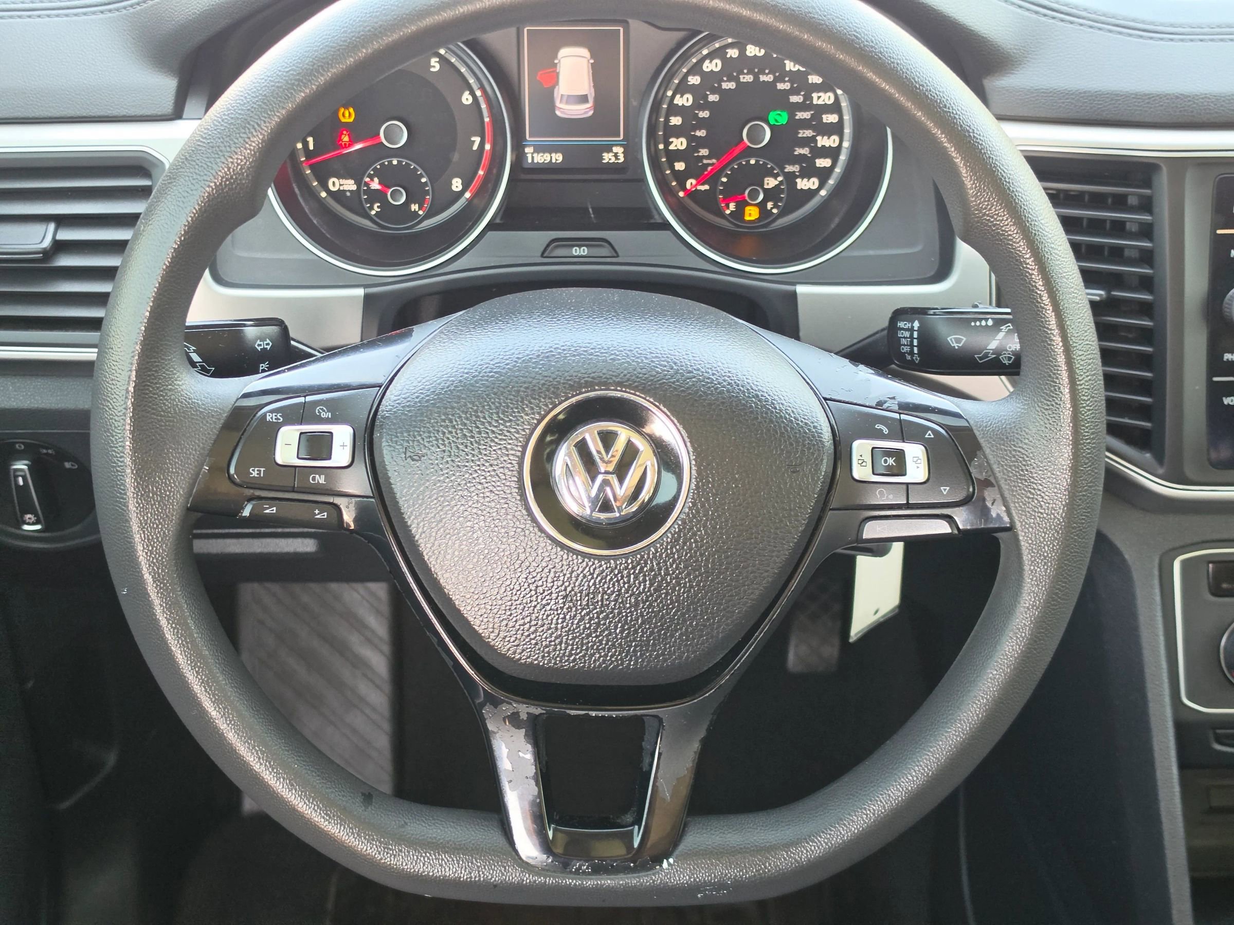 Used 2018 Volkswagen Atlas Launch Edition FWD image 17