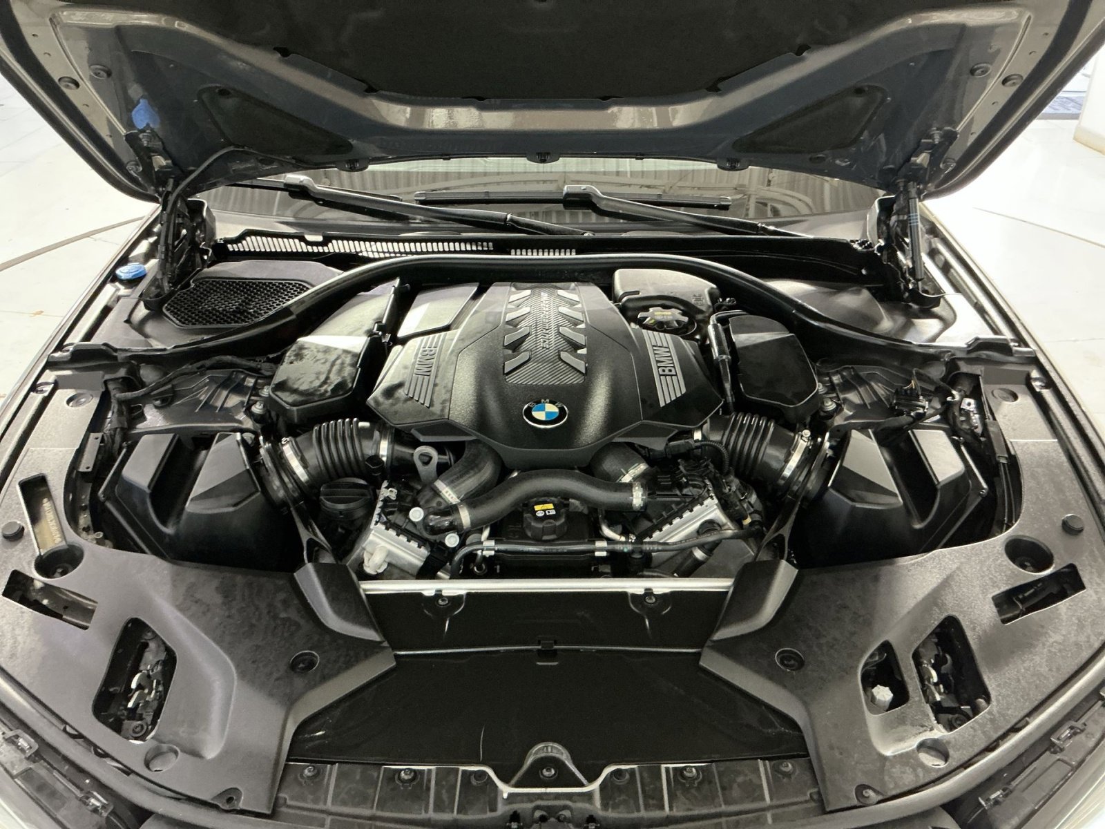 Used 2022 BMW M550i xDrive w/ Dynamic Handling Package AWD/4WD image 28