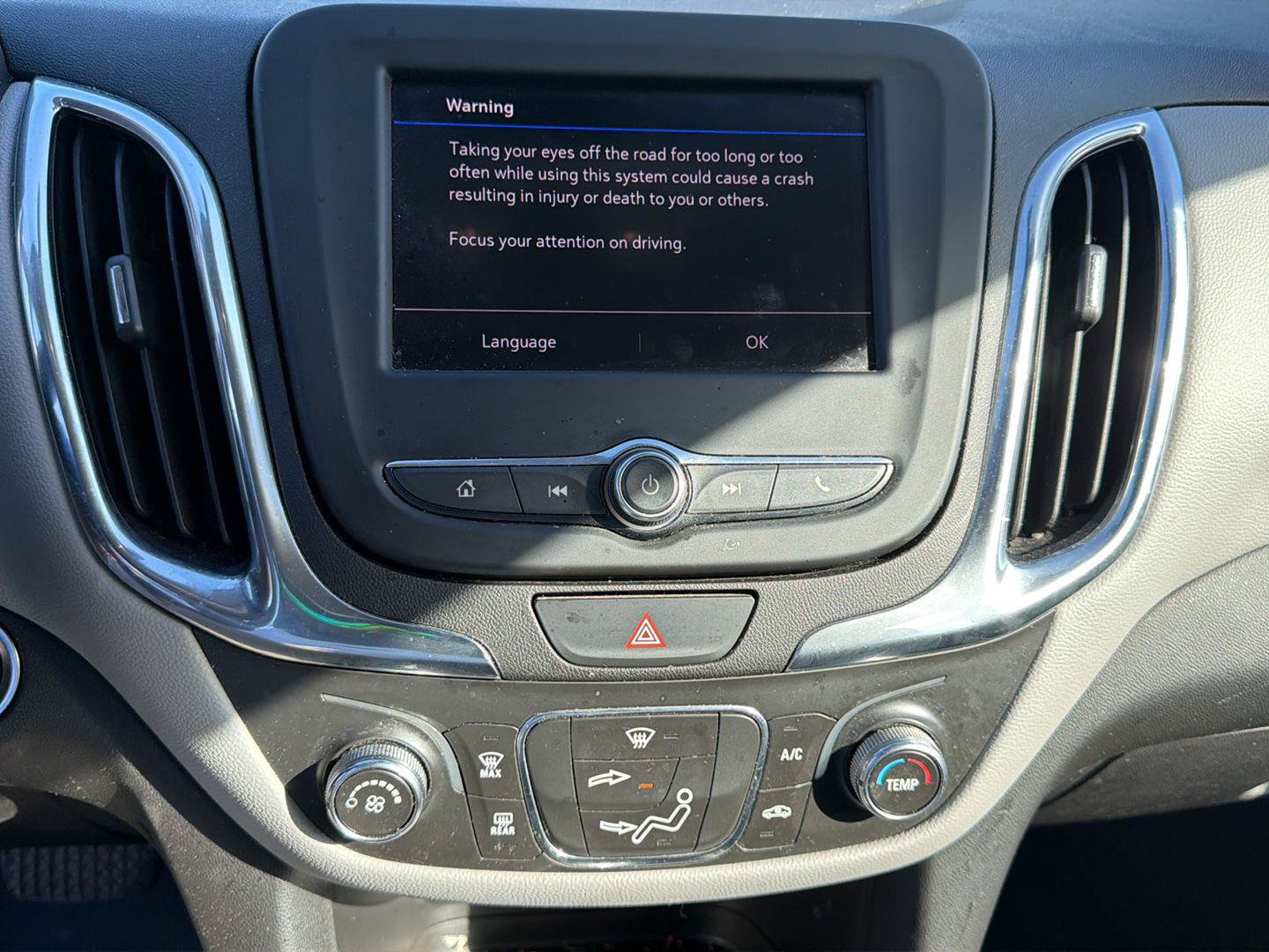 Used 2020 Chevrolet Equinox LS FWD image 13