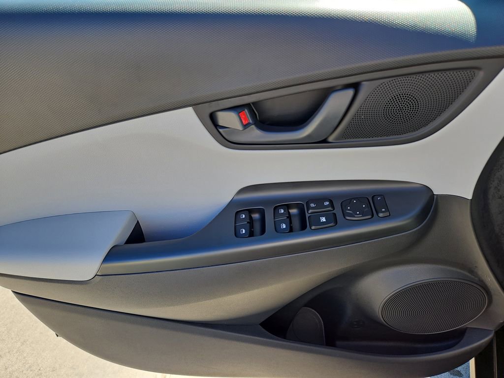 Used 2023 Hyundai Kona SEL image 16