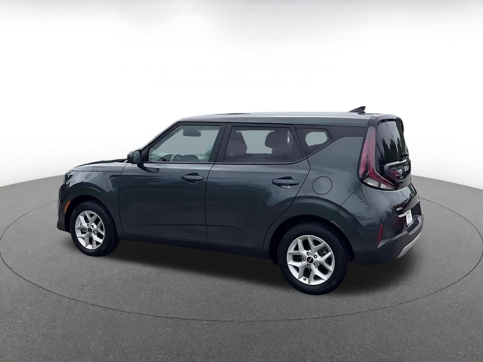 Used 2025 Kia Soul LX w/ LX Technology Package FWD image 10