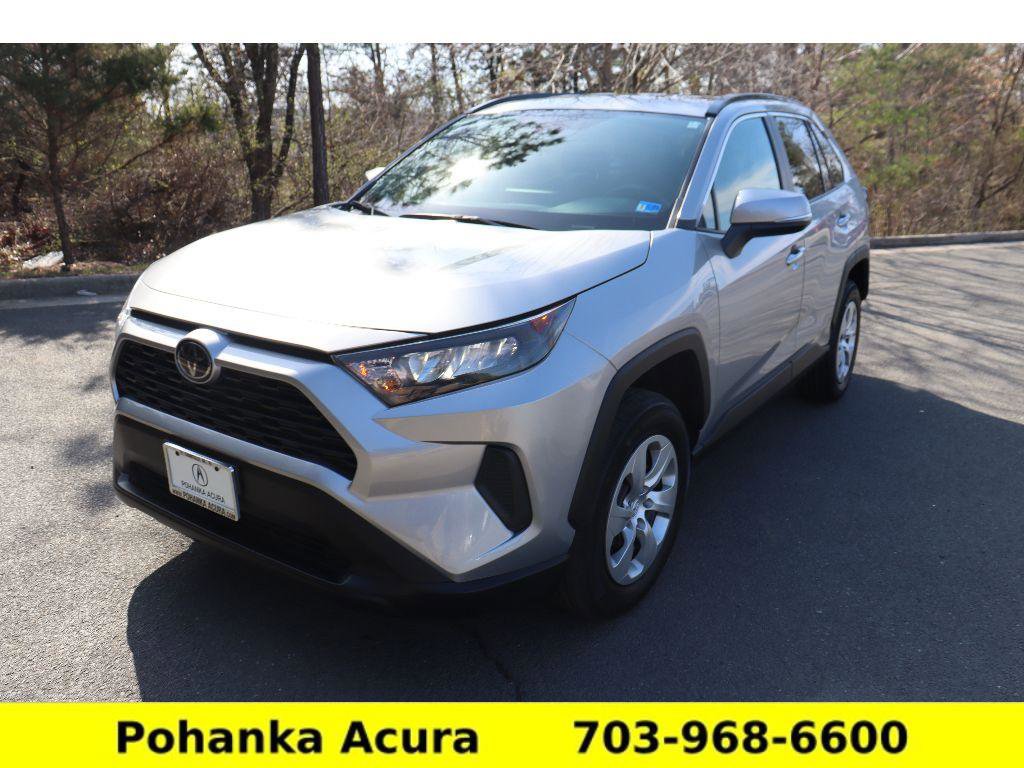 Used 2021 Toyota RAV4 LE image 3