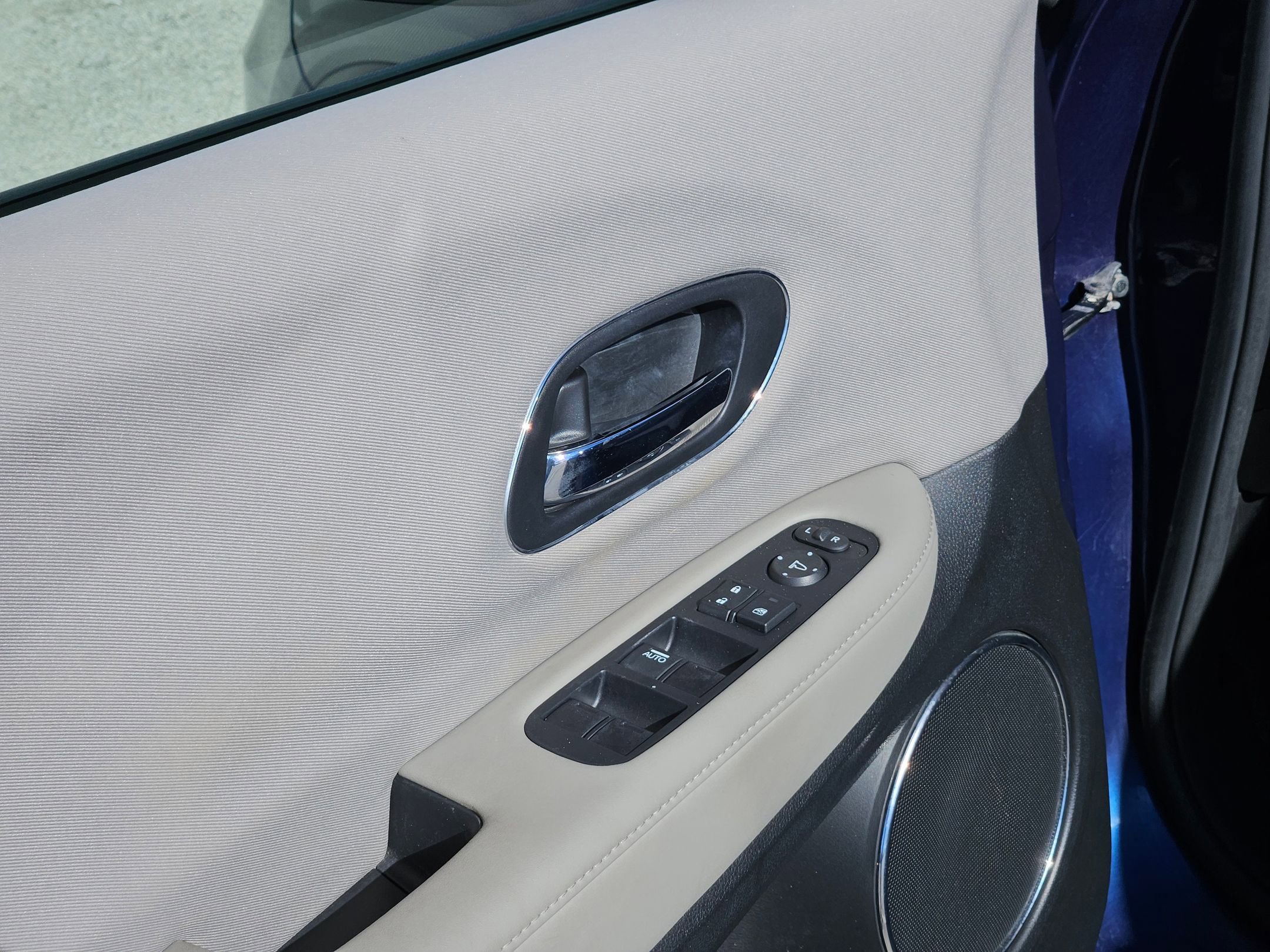 Used 2016 Honda HR-V EX image 12