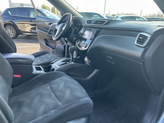 Used 2014 Nissan Rogue SV w/ SV Premium Package image 27