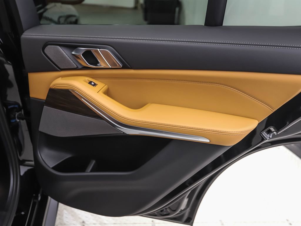 Used 2026 BMW X5 xDrive40i w/ M Sport Package image 23