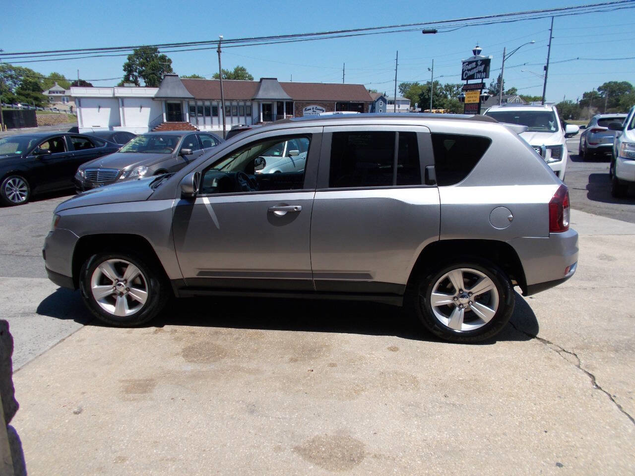 Used 2015 Jeep Compass High Altitude AWD/4WD image 6
