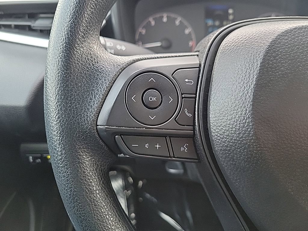 Used 2025 Toyota Corolla LE image 22