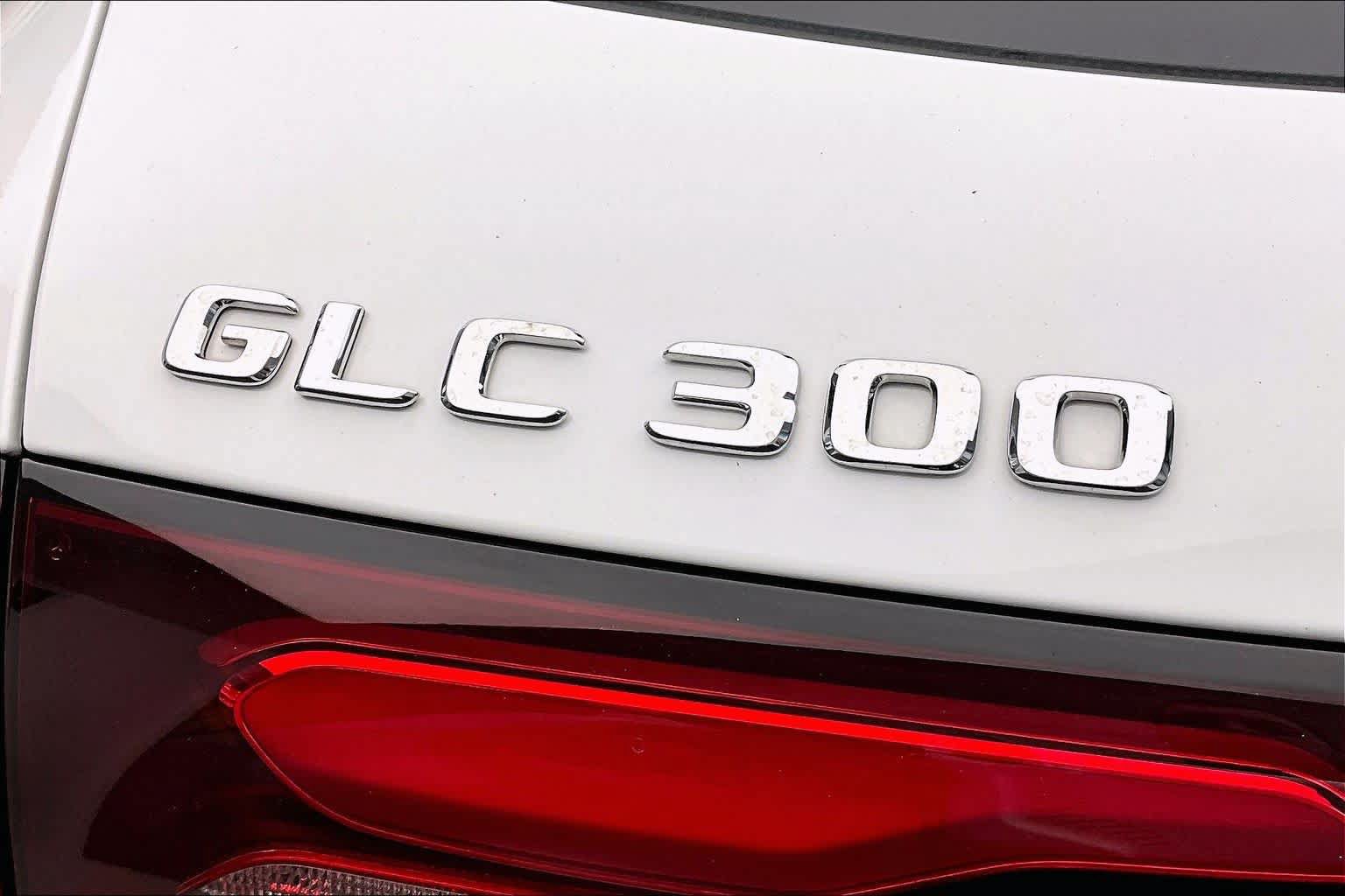 Used 2024 Mercedes-Benz GLC 300 4MATIC image 32