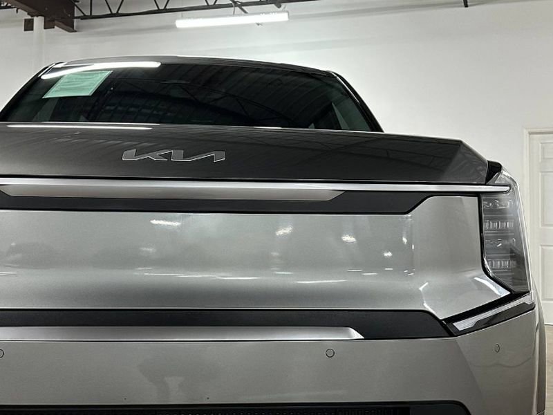 Used 2024 Kia EV9 Light Long Range RWD image 5