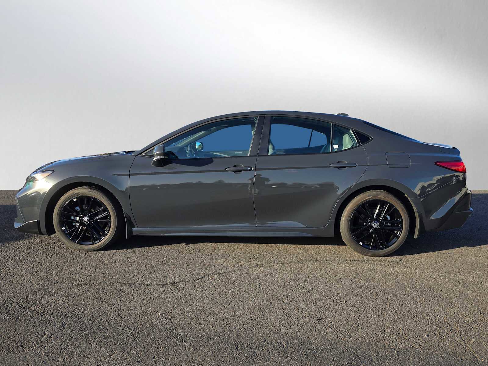 Certified 2025 Toyota Camry SE image 6