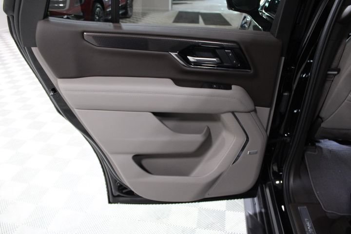 New 2026 GMC Yukon Elevation w/ Elevation Premium Package AWD/4WD image 24