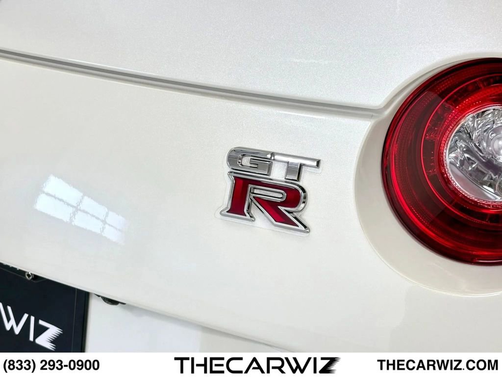 Used 2018 Nissan GT-R NISMO AWD/4WD image 37