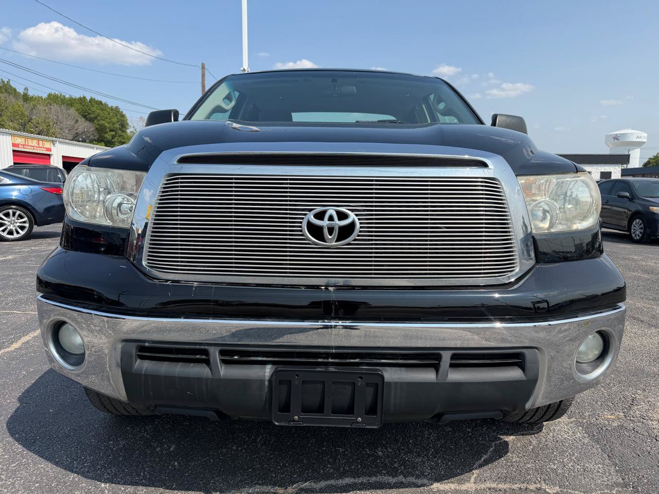 Used 2011 Toyota Tundra 2WD Double Cab w/ Tow Pkg image 2