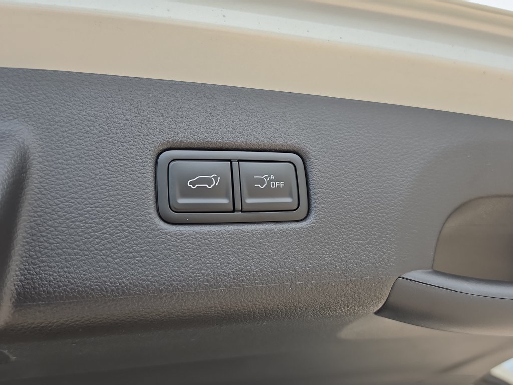 New 2026 Kia Carnival EX FWD image 11