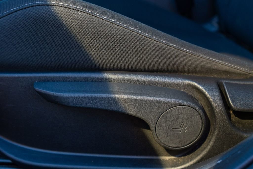 Certified 2023 Hyundai Elantra SEL w/ Preferred Accessory Package image 19