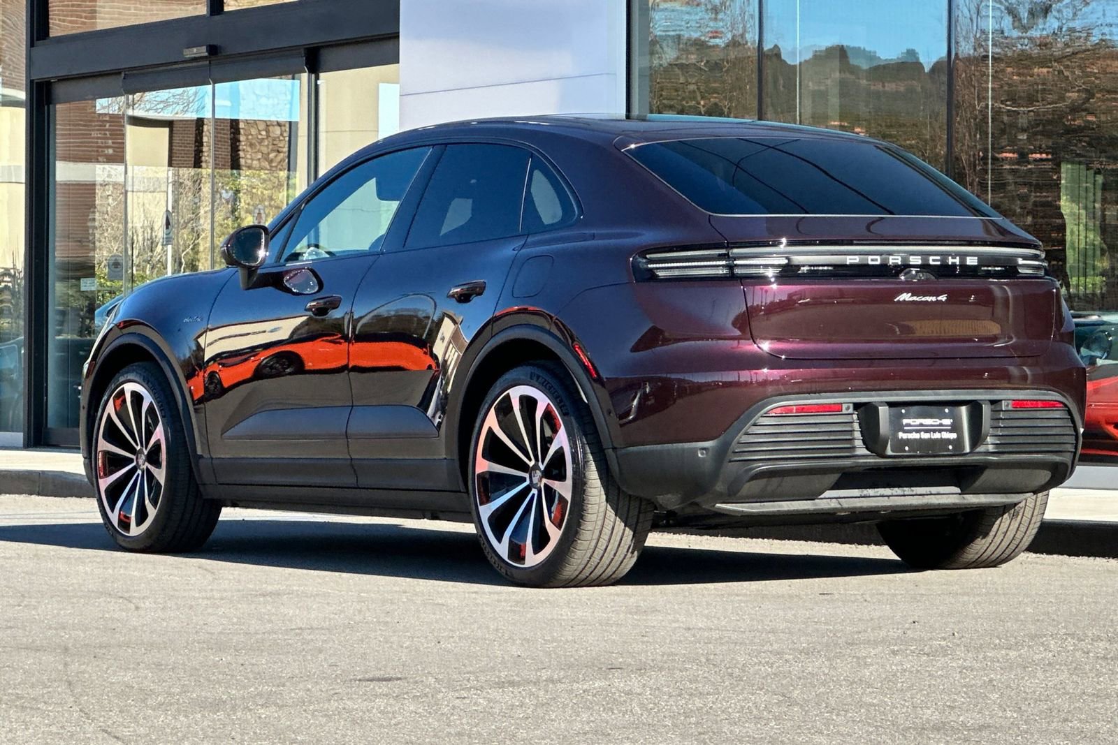 Certified 2025 Porsche Macan 4 Electric image 3