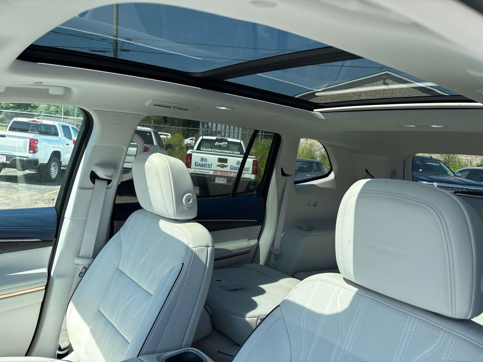 Used 2025 Buick Enclave Avenir w/ Super Cruise Package AWD/4WD image 13