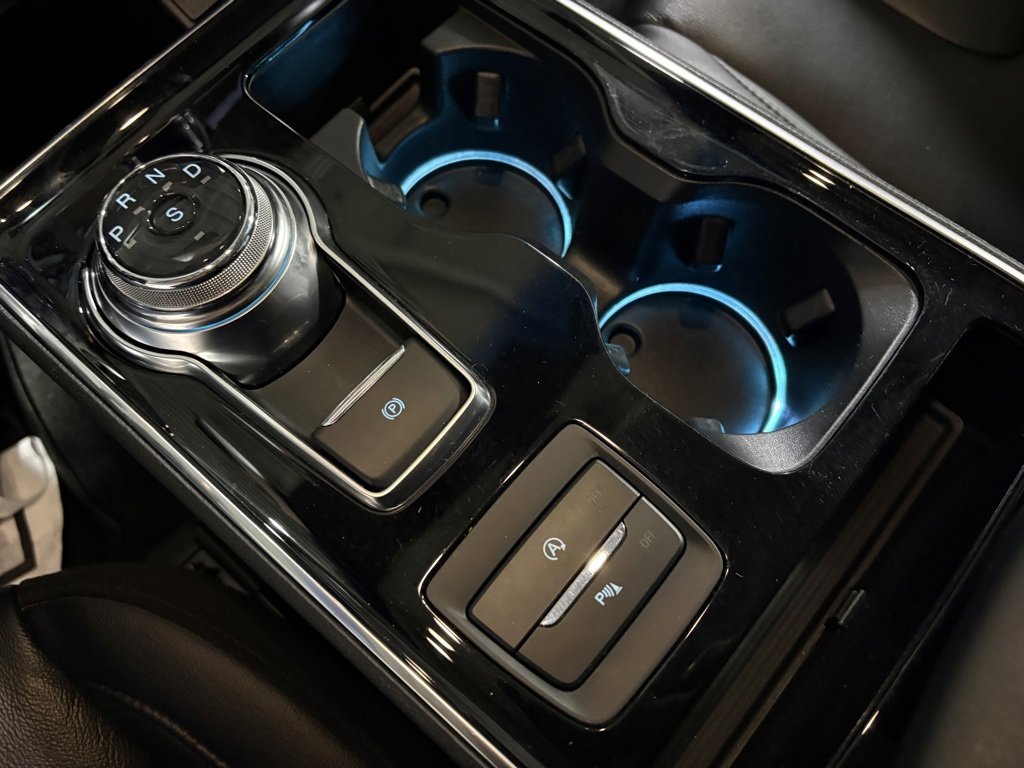 Used 2020 Ford Edge Titanium w/ Class II Trailer Tow Package image 16