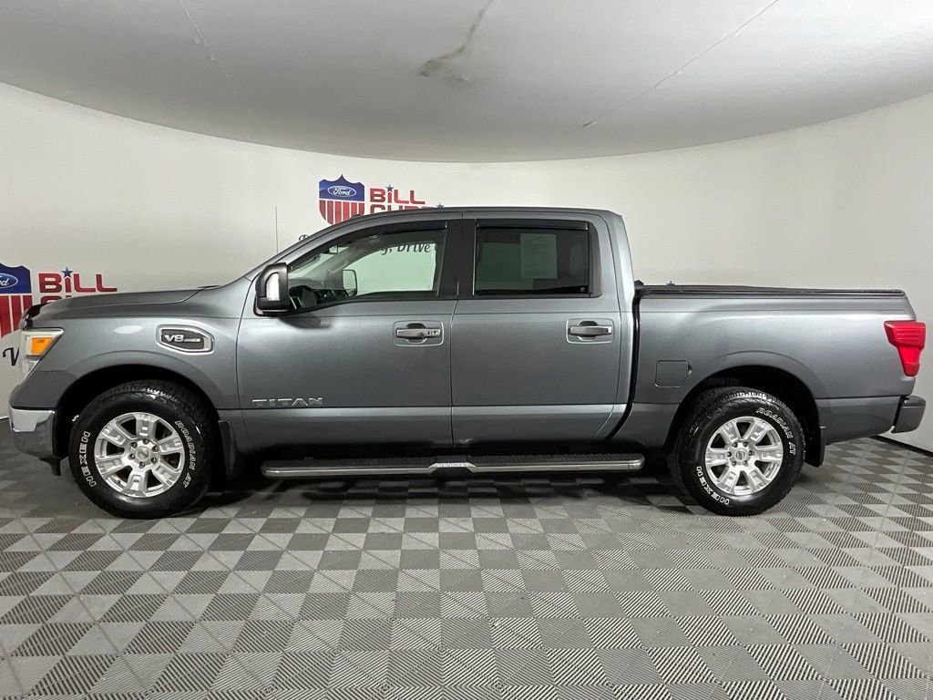 Used 2017 Nissan Titan SV AWD/4WD image 6
