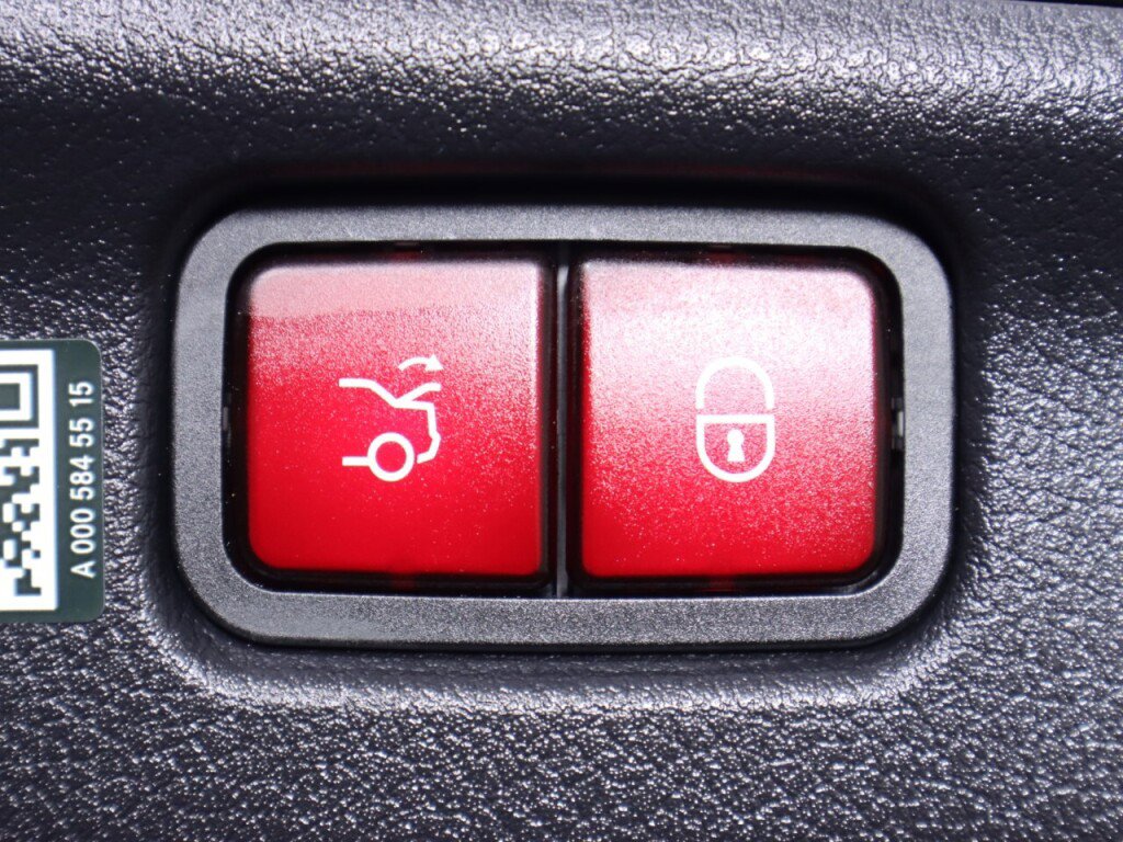 Used 2022 Mercedes-Benz C 300 Sedan image 33