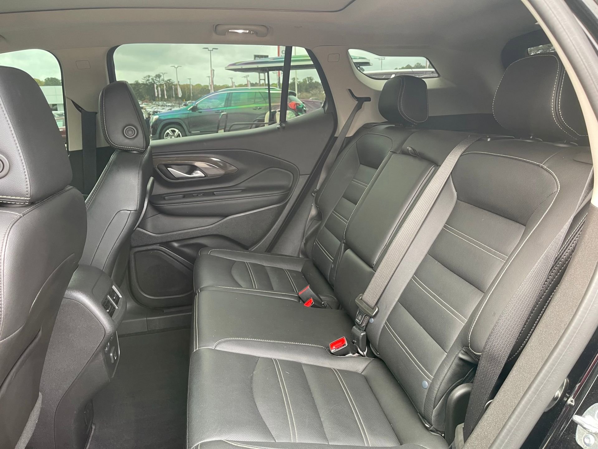 Used 2024 GMC Terrain Denali w/ Denali Premium Package image 25