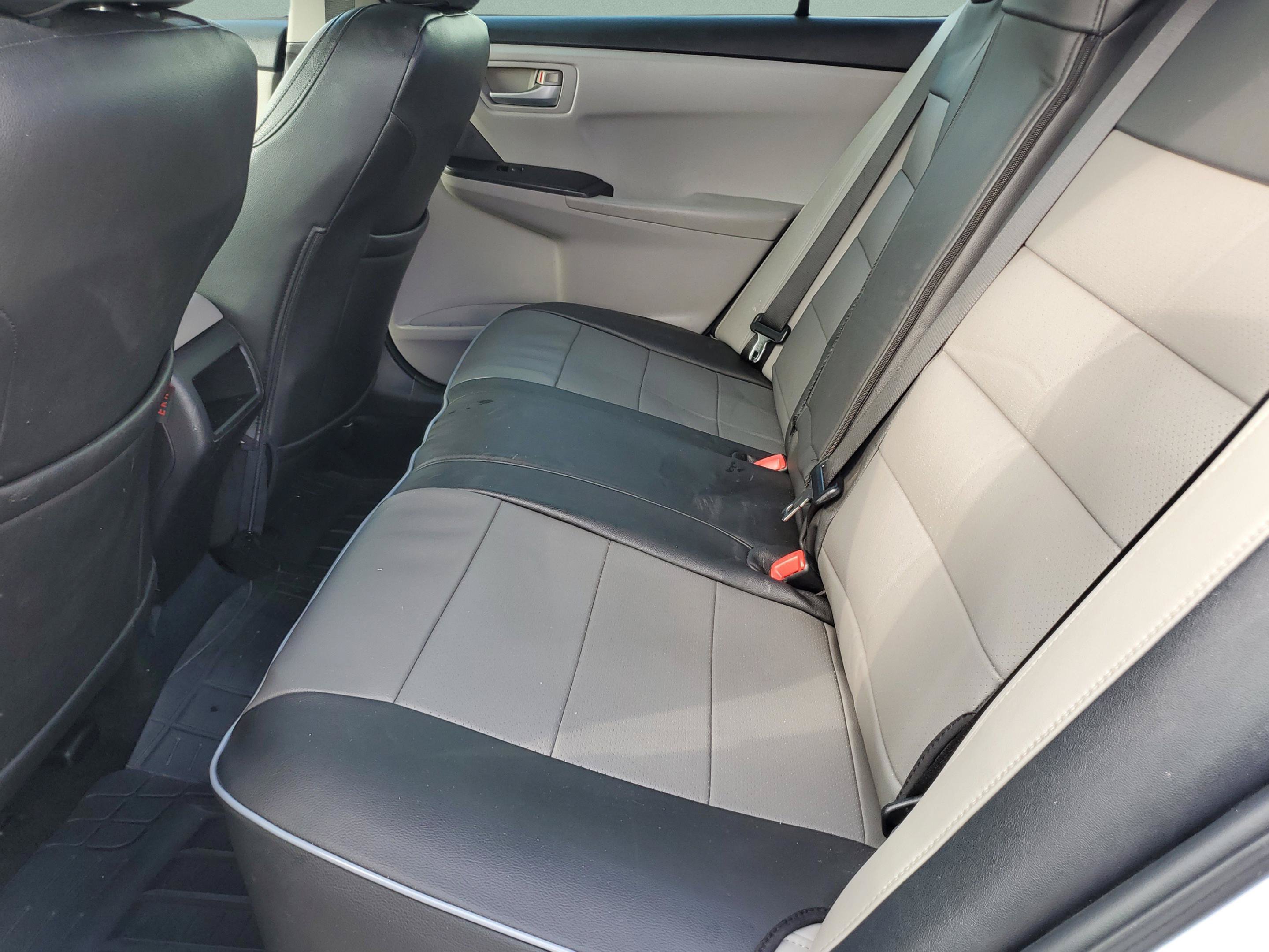 Used 2015 Toyota Camry SE FWD image 8