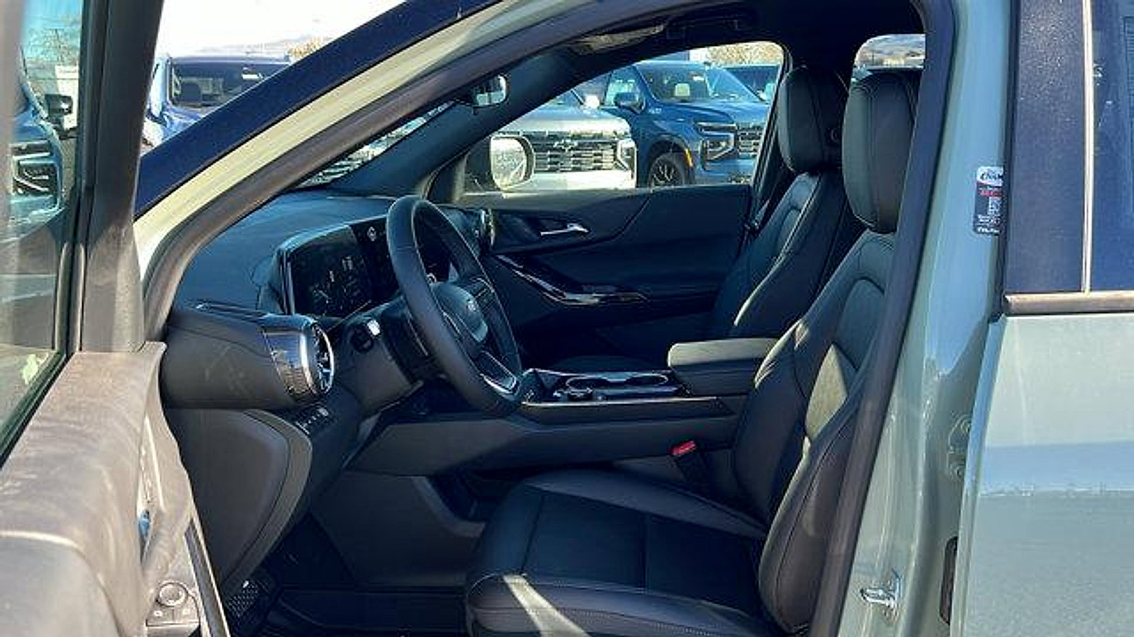 New 2026 Chevrolet Equinox LT w/ Convenience Package II image 30