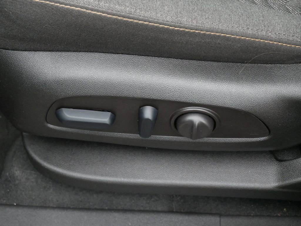 Used 2023 Chevrolet Equinox LT image 20