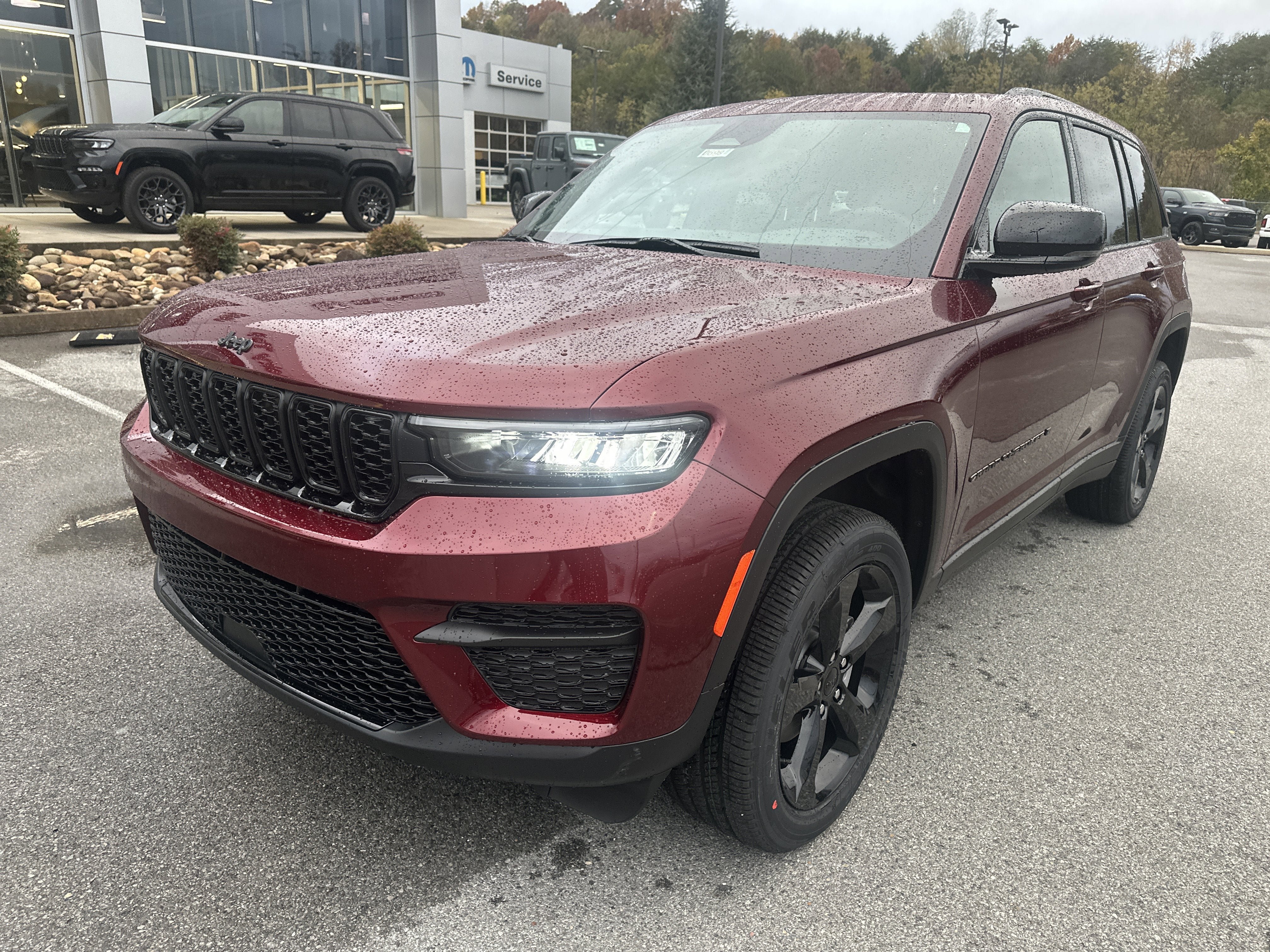 New 2025 Jeep Grand Cherokee Altitude AWD/4WD image 2