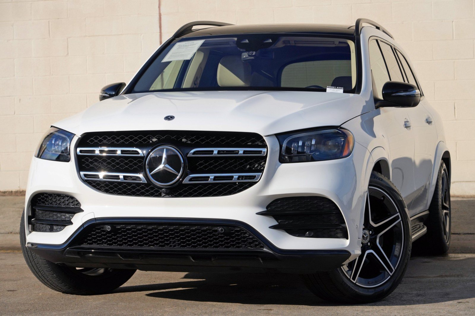 Used 2023 Mercedes-Benz GLS 450 4MATIC image 3