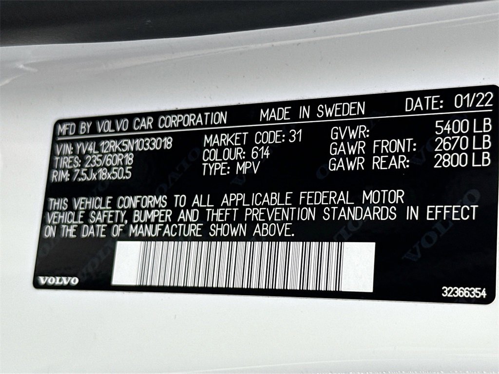 Used 2022 Volvo XC60 B5 Momentum image 36