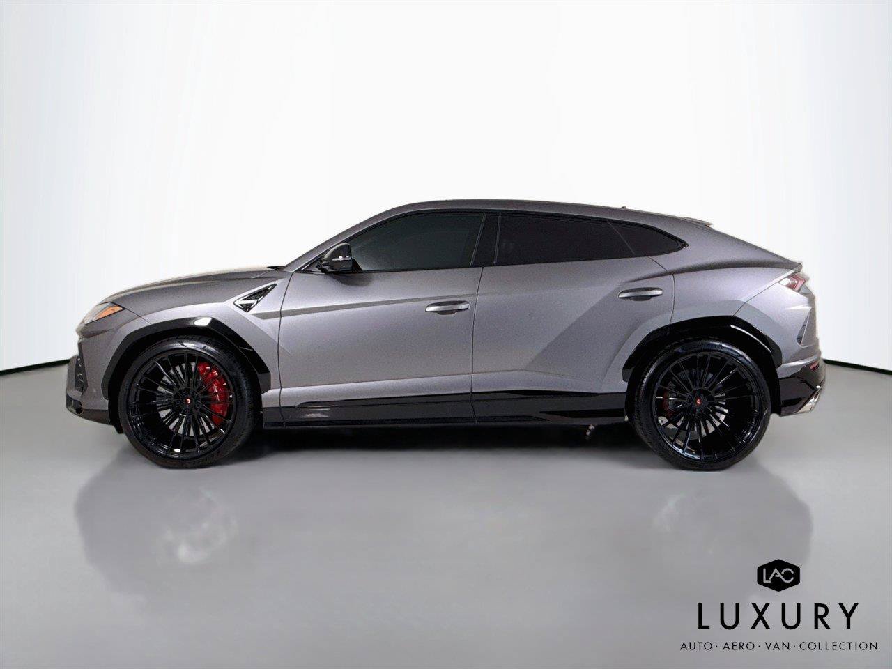 Used 2022 Lamborghini Urus AWD/4WD image 8