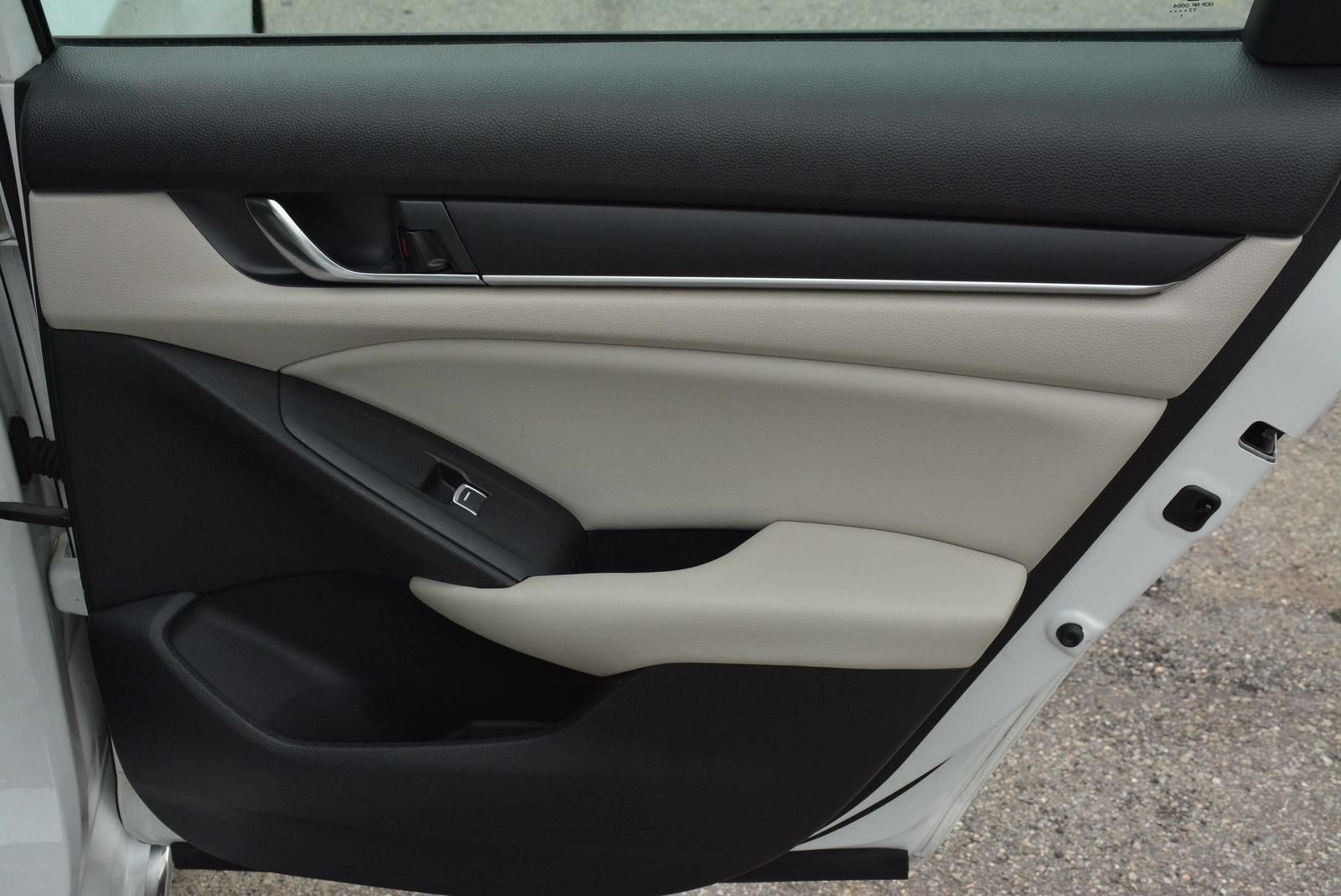 Used 2018 Honda Accord EX image 18