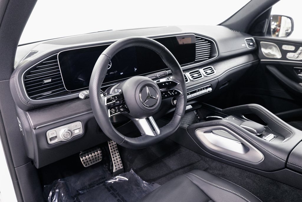Used 2026 Mercedes-Benz GLS 450 4MATIC image 9