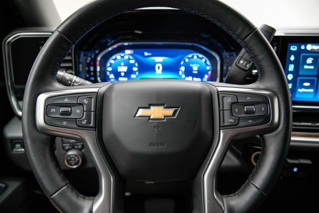 Used 2025 Chevrolet Silverado 2500 LT w/ Convenience Package AWD/4WD image 32
