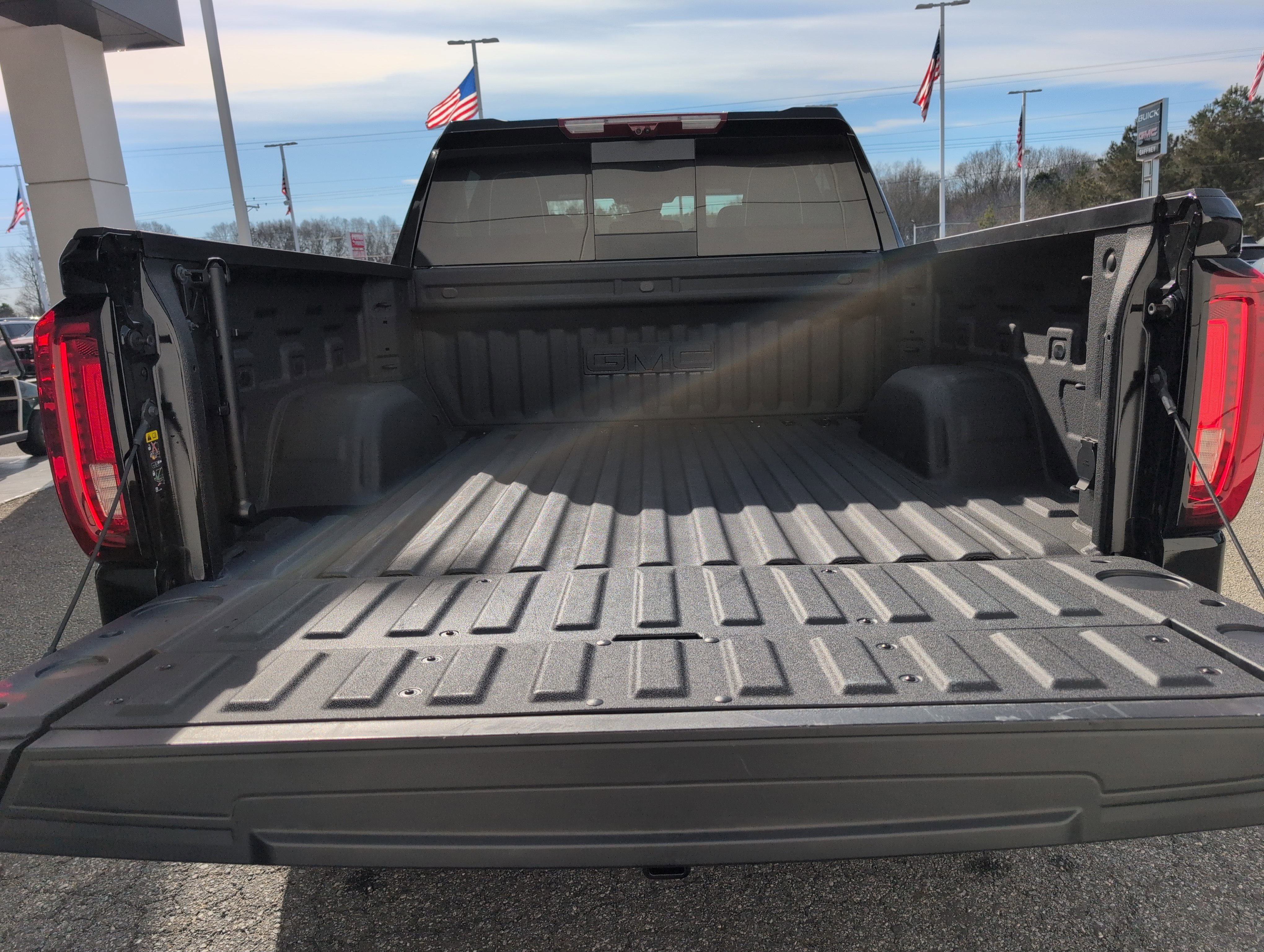Used 2025 GMC Sierra 1500 AT4X image 12