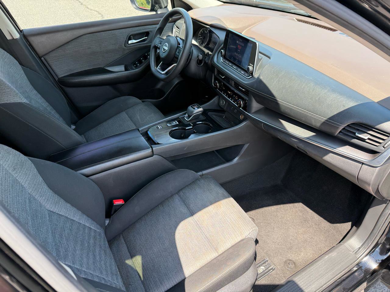 Used 2023 Nissan Rogue SV FWD image 20