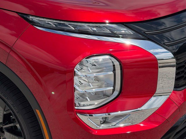 New 2026 Mitsubishi Outlander LE FWD image 9