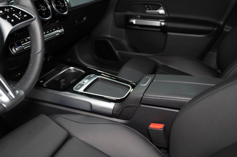 Certified 2026 Mercedes-Benz GLB 250 4MATIC image 38