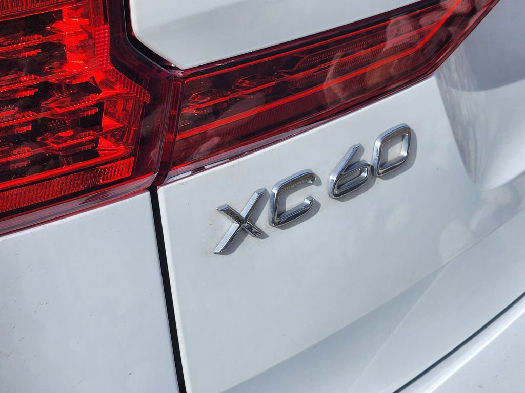 Used 2018 Volvo XC60 T5 Inscription w/ Convenience Package image 4
