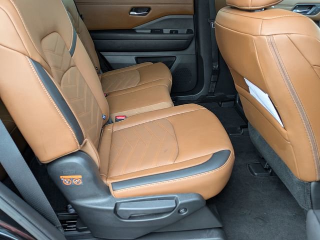 Used 2024 Nissan Pathfinder Platinum w/ Cargo Package image 33