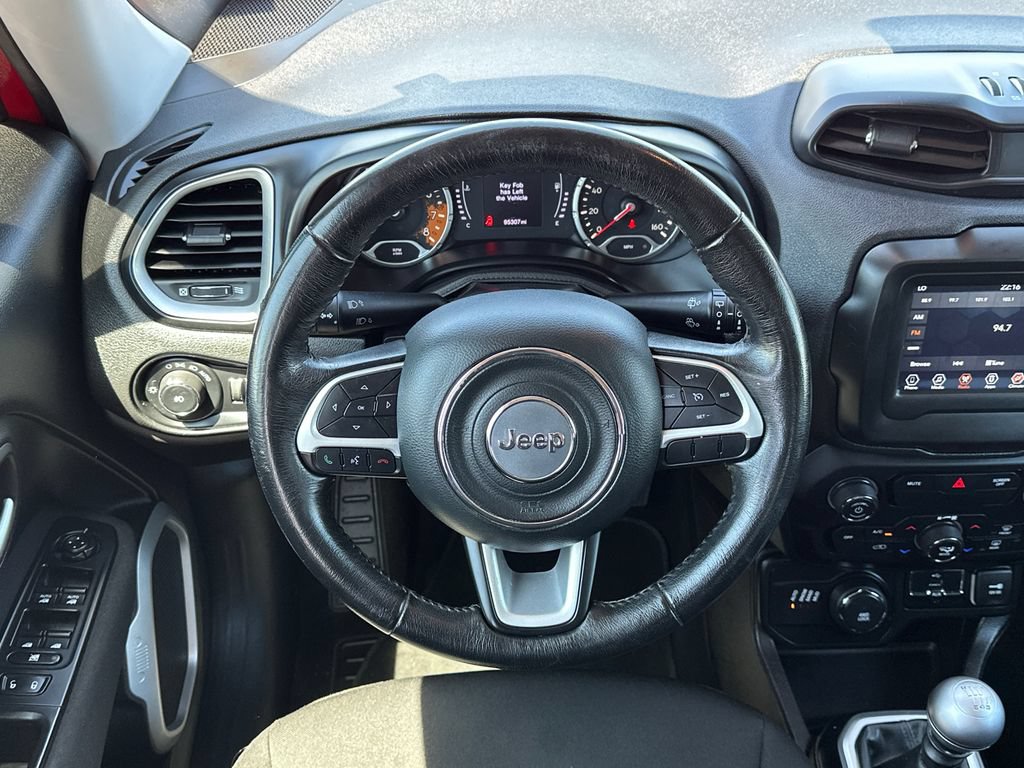 Used 2018 Jeep Renegade Latitude AWD/4WD image 23