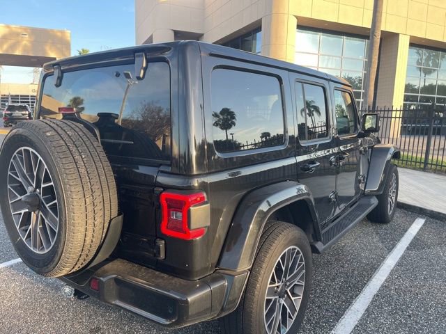 Used 2022 Jeep Wrangler Unlimited Sahara image 4