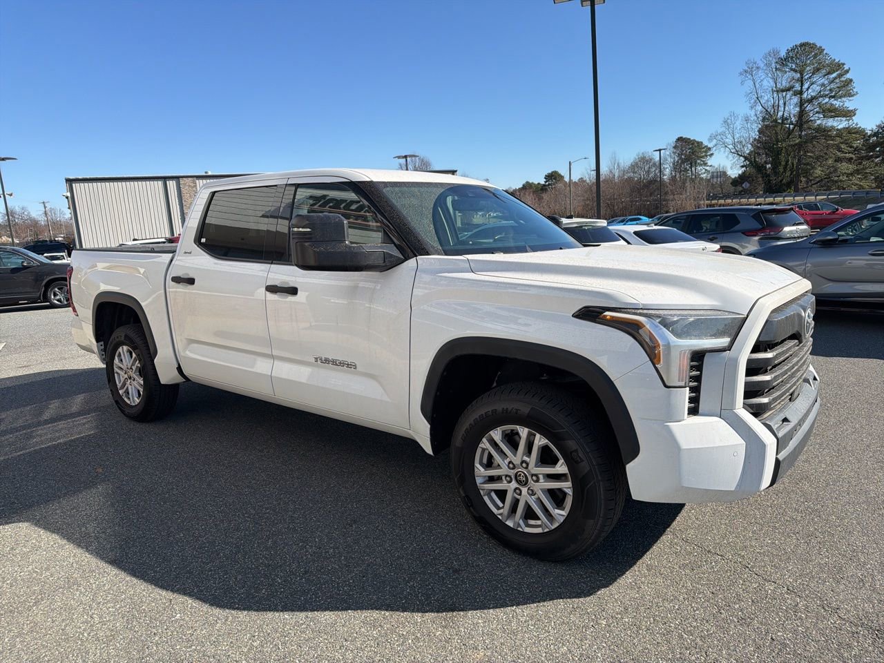Used 2022 Toyota Tundra SR5 w/ SR5 Convenience Package image 9
