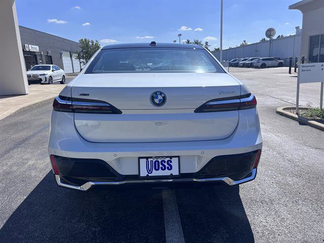 New 2026 BMW 750e xDrive w/ Executive Package image 4