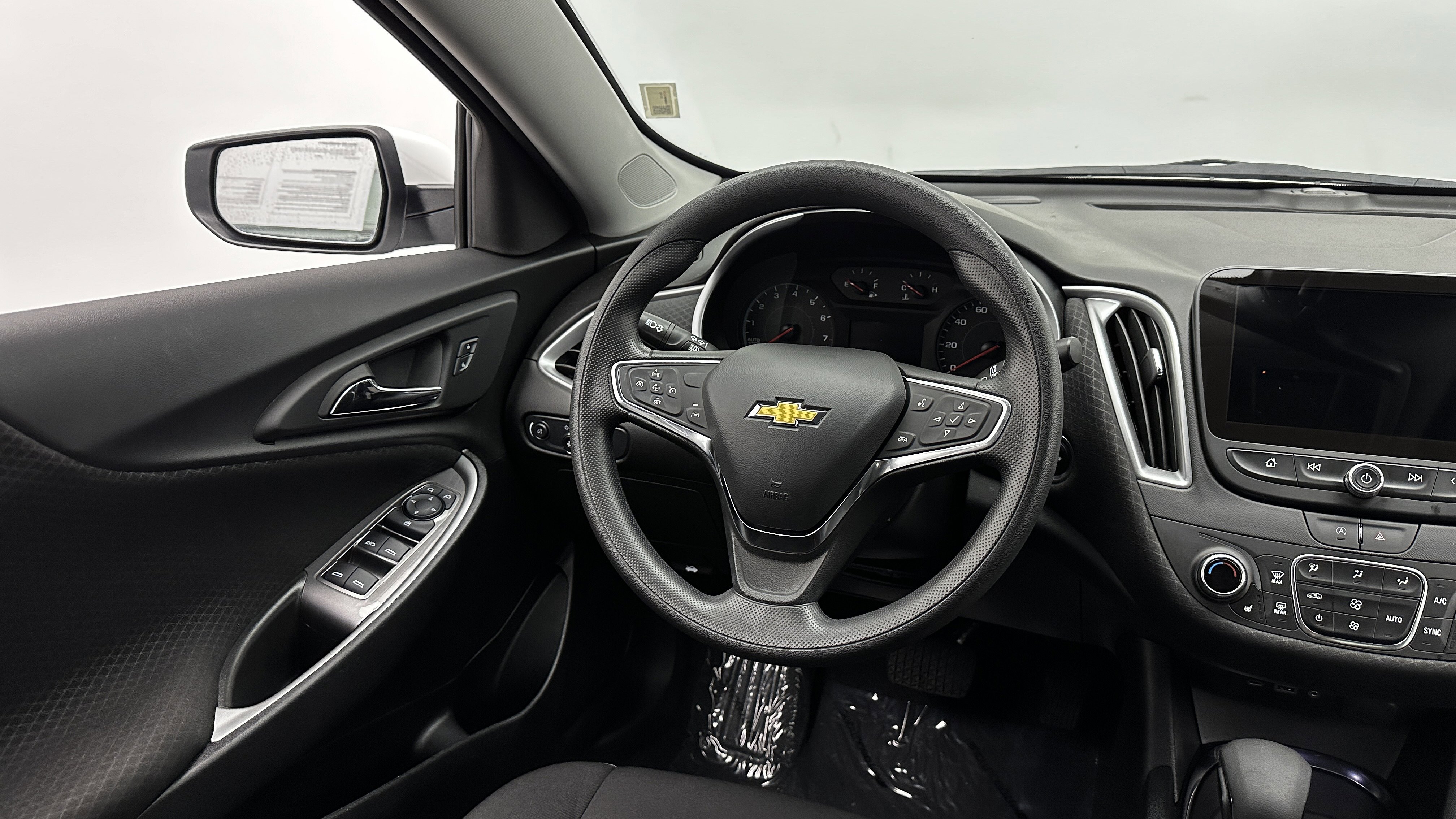 Used 2025 Chevrolet Malibu LT FWD image 26