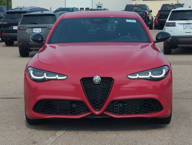 Used 2025 Alfa Romeo Giulia AWD image 8